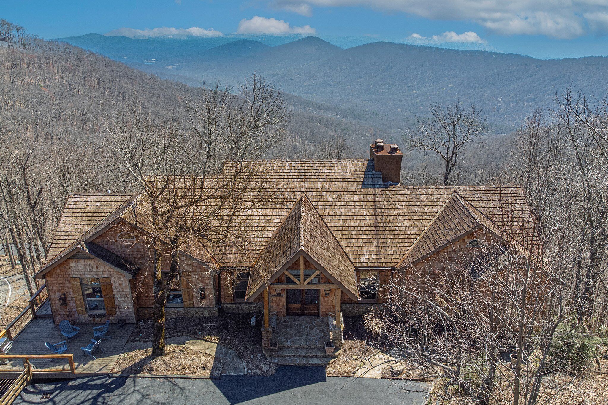 Whispering Sky Lodge - Relax in Luxury with Stunning Mountain Views!