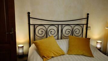 2 Schlafzimmer, Schreibtisch, Bügeleisen/Bügelbrett, kostenloses WLAN