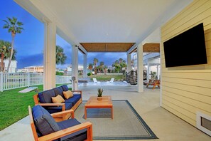 Terrace/patio - Brand New Spacious Canal Home with Private Pool (Jamaica Beach)