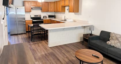 Cozy 2BR, 1BA Getaway in Macomb, IL