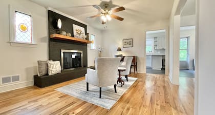 Discover Tranquility at Carolina Cottage - Cozy 2-Bedroom Retreat in Hickory, NC