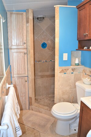 Shower, towels - Treasure Isle at Parks End - Venture Out 062 (Cudjoe Key)