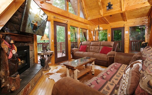 Televisión, chimenea y videojuegos