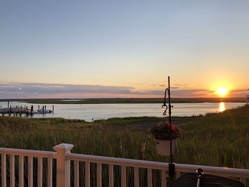 Beautiful Bay-front 4-bedroom house in TI Sea Isle City perfect for families
