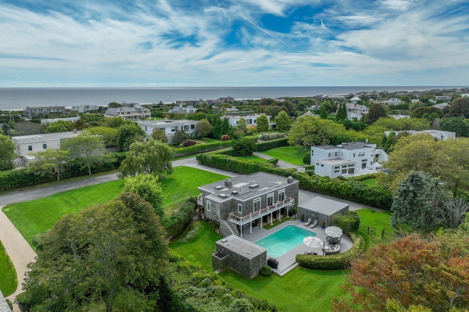 المنشأة من الخارج