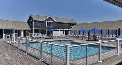 Resort Style Condo w/ Exclusive Amenities: Private Beach, Saltwater Pool & More!