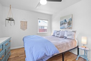 2 bedrooms, iron/ironing board, travel cot, free WiFi - Remodeled home with vintage charm. Centrally located near downtown Idaho Falls. (Idaho Falls)