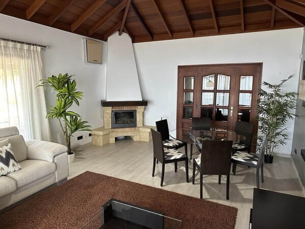 TV, fireplace - Villa in the mountain with views and pool (Adeje)