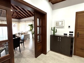 Interior - Villa in the mountain with views and pool (Adeje)