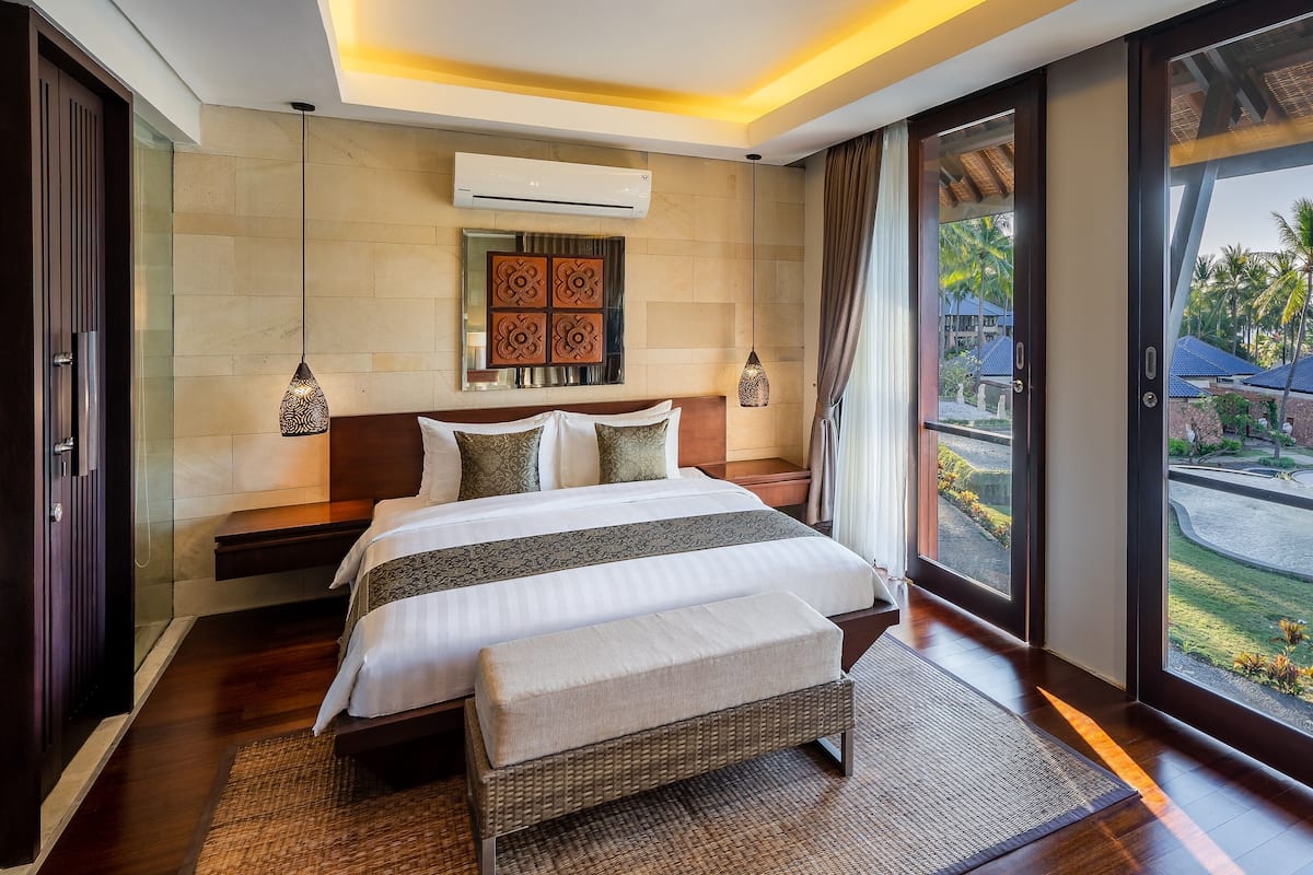 2 bedrooms, premium bedding, pillowtop beds, minibar
