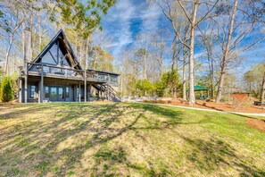 Exterior - Lakefront A-Frame- Family Friendly-Renovated-as seen on the TV show Staycation! (Charlotte)