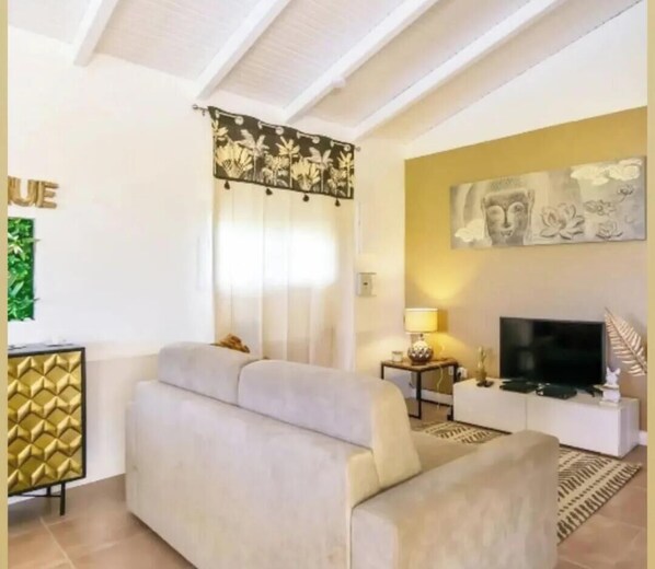 Interior - Villa Kajoane, deluxe villa south of martinique close to beautiful beaches (Fort de France)