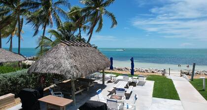 Private Beach Retreat! Luxurious Bedding, Relaxing Pool, Best Sunsets, Fast WiFi