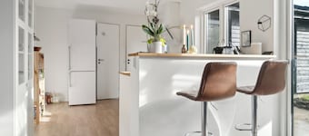 House with a beautiful view of the sea and Bogø