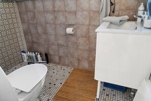 Douche, sèche-cheveux