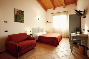 1 bedroom, WiFi, bed sheets - STUDIO APARTMENT A FEW KM FROM THE BEACH OF CESENATICO (cesenatico)