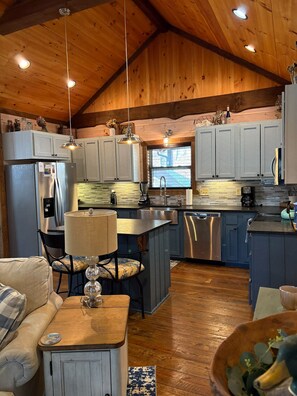 Interior - Blue Ridge, GA - Cozy Mountain Cabin (Morganton)