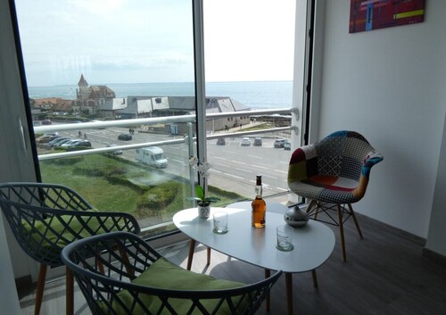Beach 20 m, T2 Design Parking, Elevator  