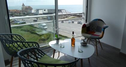 Plage à 20 m, T2 Design
Parking, Ascenseur
