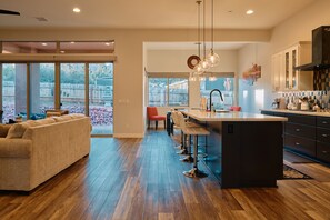 Family House | Private kitchen | Full-size fridge, microwave, oven, stovetop - New Build in Heart of Sedona (Sedona)
