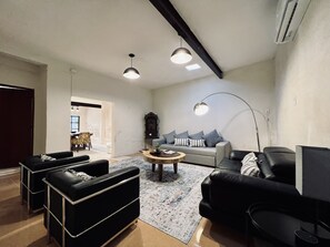 Smart TV - Casa Balam Beautifully renovated home in downtown Mérida, close to Cathedral (Mérida)