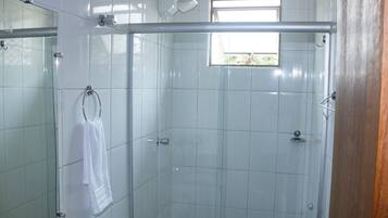 Traditional Villa | Bathroom | Shower, towels