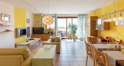 Large vacation apartment for up to 6 people with lake view, underfloor heating. 3 bedrooms