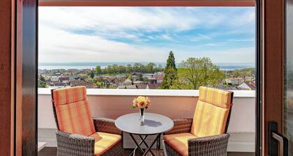 Large vacation apartment for up to 6 people with lake view, underfloor heating. 3 bedrooms