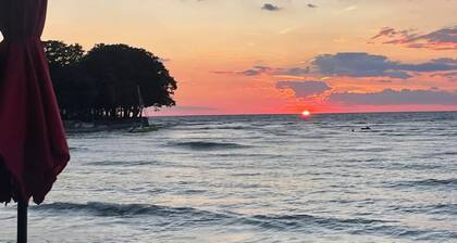 Angola on the Lake- Grandview Bay-25 minutes from Highmark Stadium