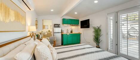 Desk, iron/ironing board, free WiFi, bed sheets