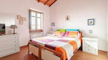 1 camera, ferro/asse da stiro, Wi-Fi, lenzuola