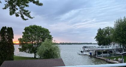 Indian Lake Ohio Lakefront Cottage
Dock · Fire Pit · Sleeps 8