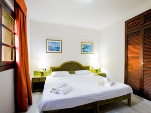 2 bedrooms, internet, bed sheets