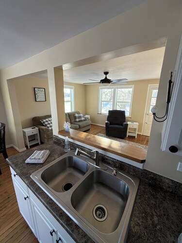 Walk to Sand Bay - Room to park boat! - Quiet Country Setting - 3 Bedrooms