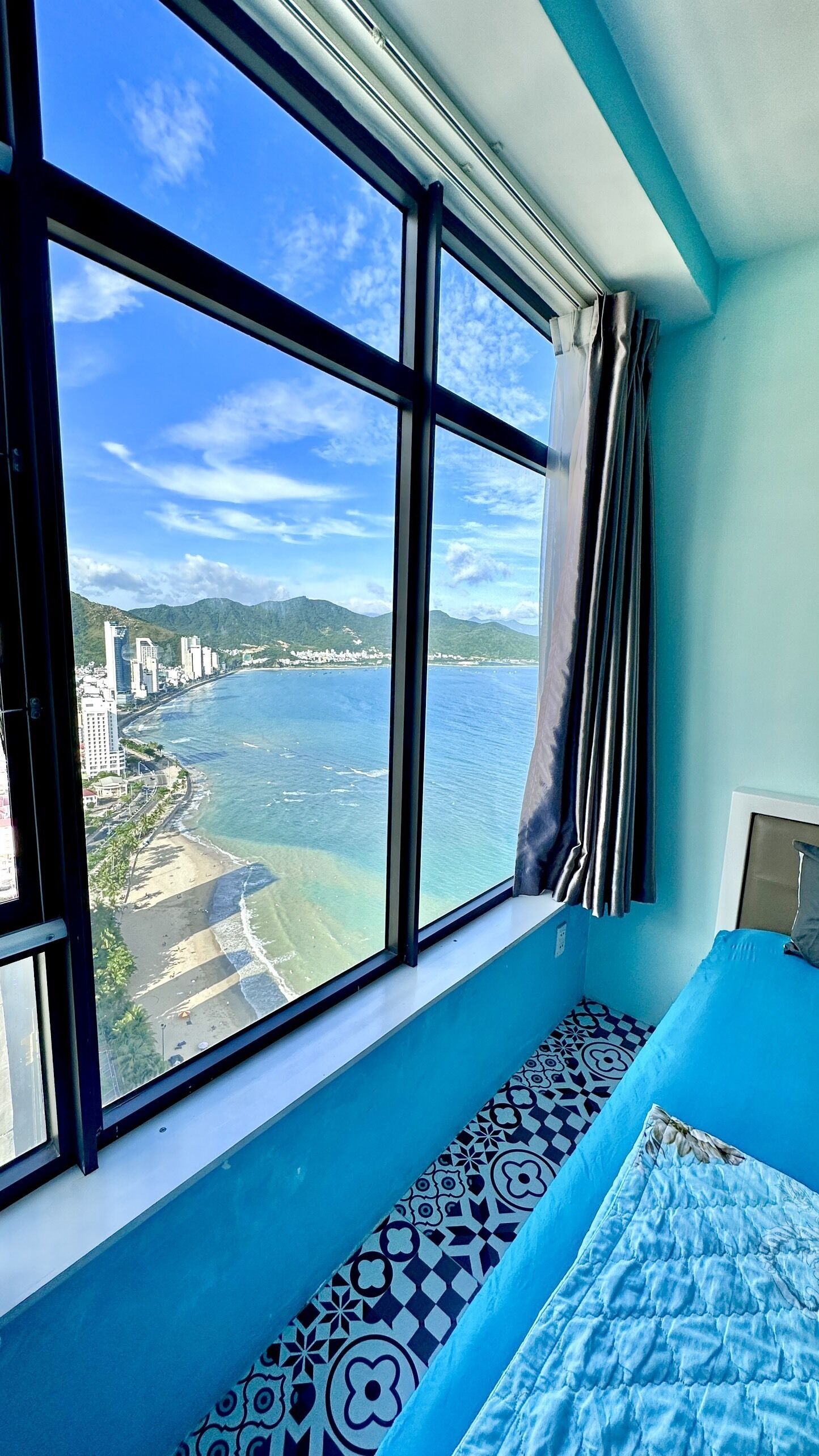 Deluxe Apartment | Individually decorated, individually furnished, desk, laptop workspace