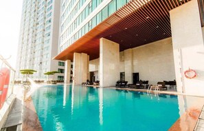 Outdoor pool - Oceanus Oasis Retreat (Nha Trang)