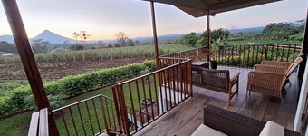 Paz y Tranquilidad en una Casa Rural con Vistas al Volcán!