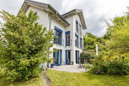 "Geräumige Ferienwohnung mit Garten", Bergblick und WLAN