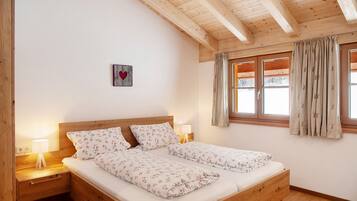 2 bedrooms, free WiFi, bed sheets