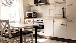 茶具/咖啡用具、冰箱、微波炉、烤箱