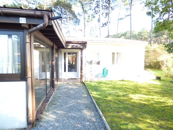 Exterior detail - Villa ds Résidence Conviviale Avec Grande Piscine ,4 Tennis ,boulodrome, (Lacanau)