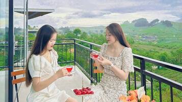 Thức ăn và đồ uống