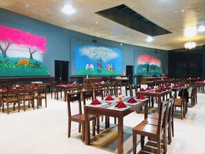 Restaurant - Vigolando Van Ho Resort (Van Ho)