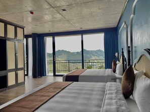 Grand-Zimmer, Balkon | 1 Schlafzimmer, Zimmersafe, Schreibtisch, laptopgeeigneter Arbeitsplatz