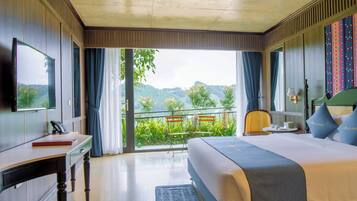 1 bedroom, in-room safe, desk, laptop workspace