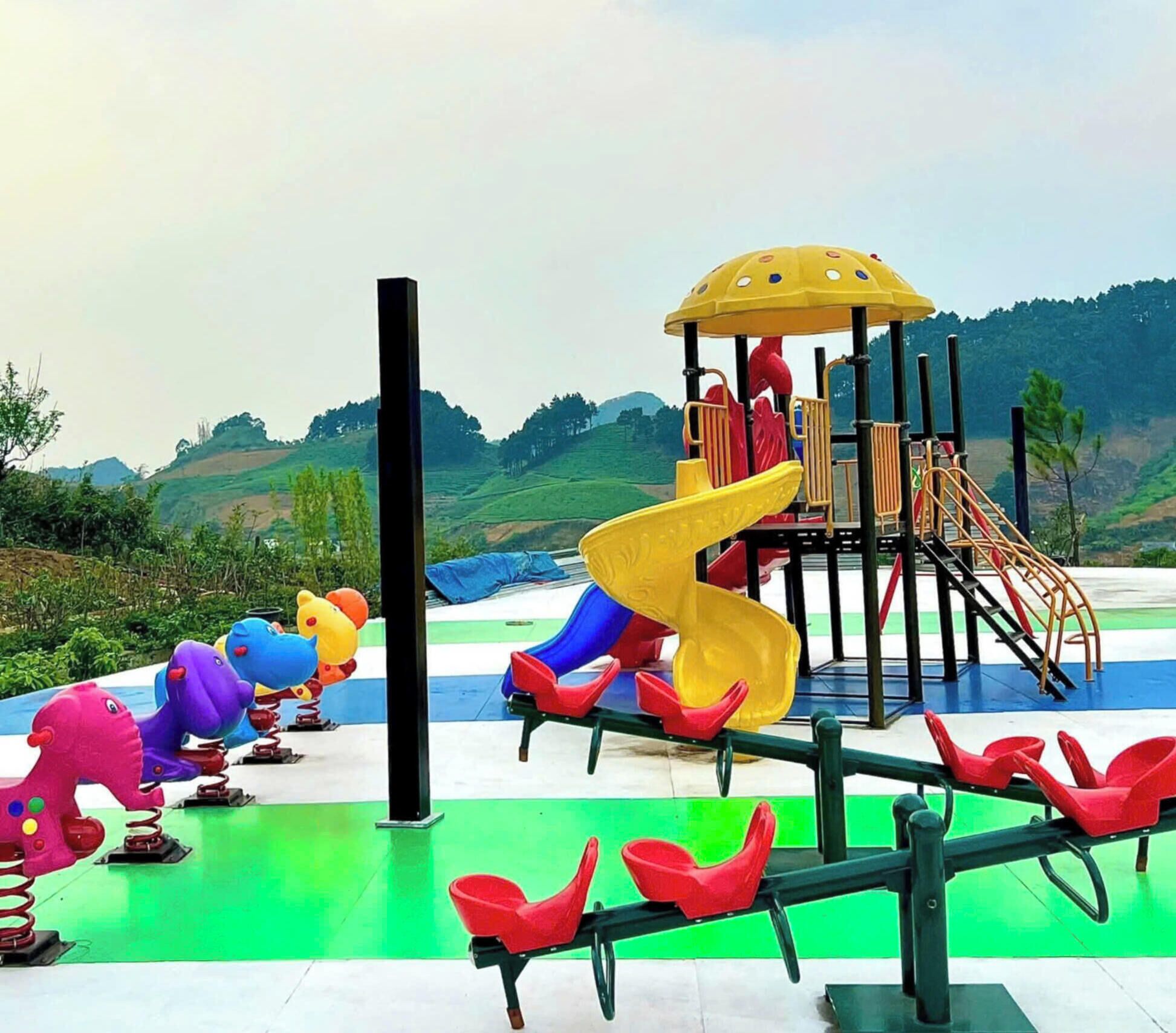 منطقة لعب الأطفال - خارجية