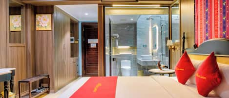 1 makuuhuone, tallelokero huoneessa, työpöytä