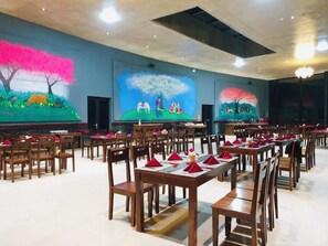 Restaurant - Vigolando Van Ho Resort (Van Ho)