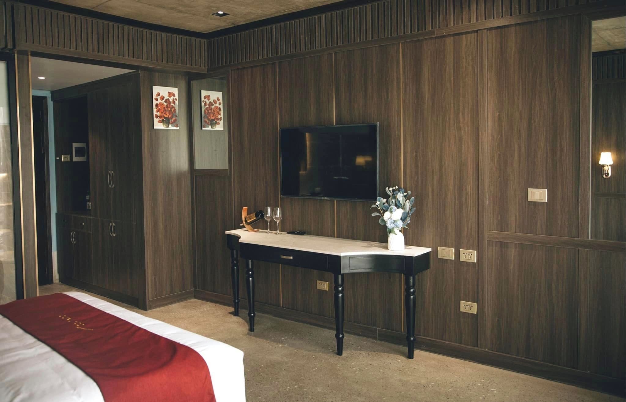 1 bedroom, in-room safe, desk, laptop workspace