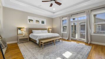 4 Schlafzimmer, Schreibtisch, Bügeleisen/Bügelbrett, Reisekinderbett